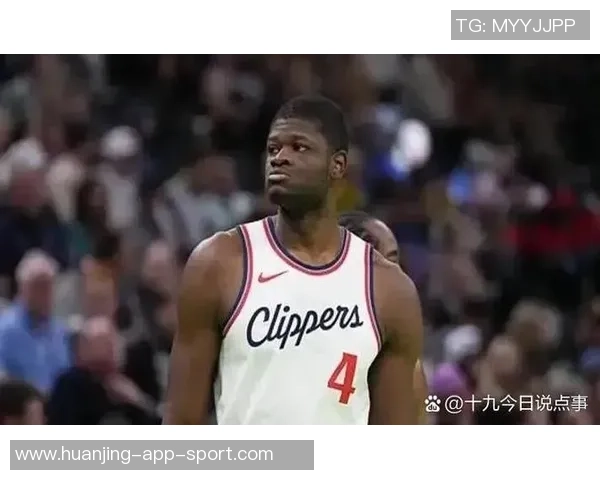 戈贝尔半场表现抢眼11分8板3助助力球队领先鹈鹕